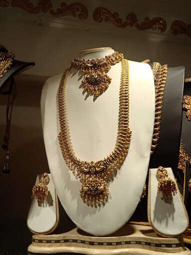 4 Petals Rental Jewellery
